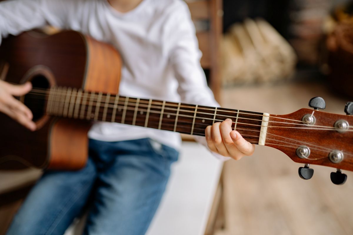 Illustration de cours guitare à domicile dans la ville de Lyon